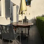 Leduc 住宿加早餐酒店 3*